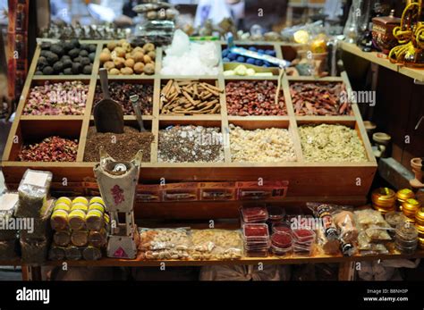 Arabic spices for sale at the old souq in Dubai Stock Photo - Alamy