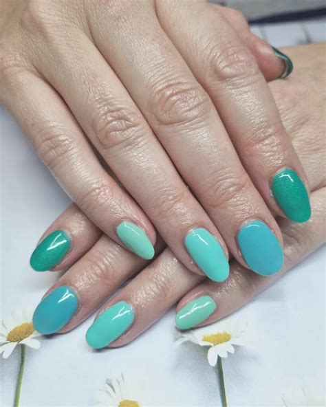 Aqua Nails The Gorgeous Nail Trend To Try This Year