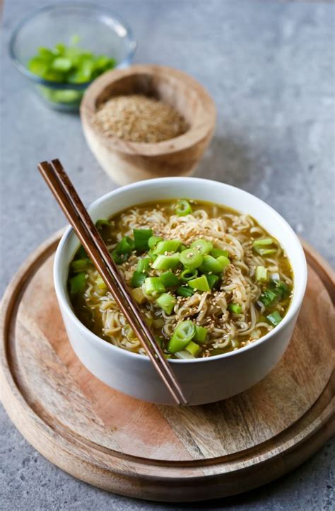 Easy Vegan Ramen Noodle Soup