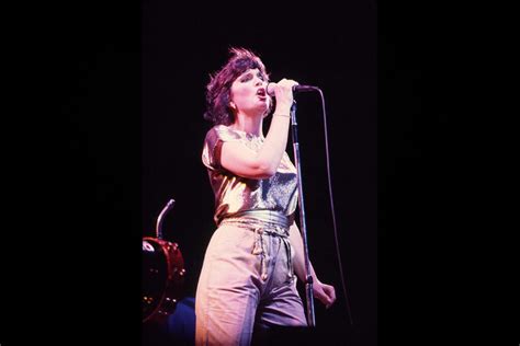 Top 10 Linda Ronstadt Album Covers - ClassicRockHistory.com