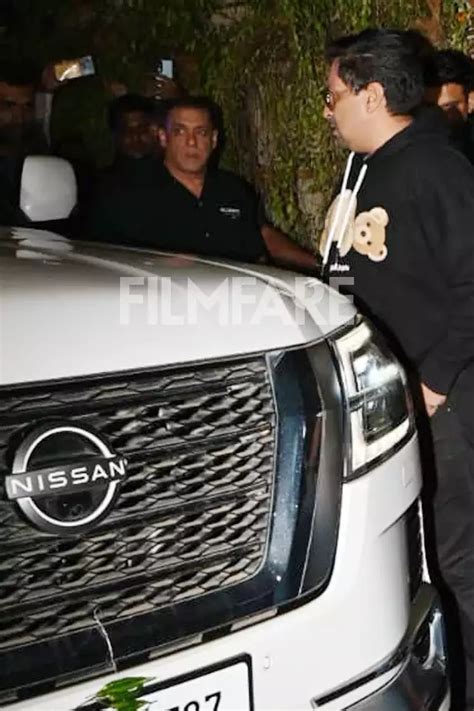 Salman Khan sports a new bald look, leaving fans surprised. See pics ...