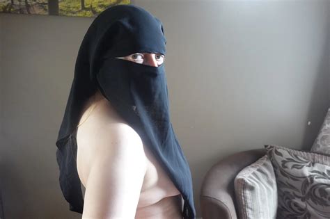 Nude In Niqab And Boots Pics Xhamster
