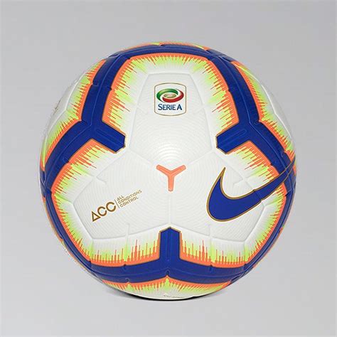 Il Nuovo Pallone Ufficiale Della Serie A Foto Sportmediaset