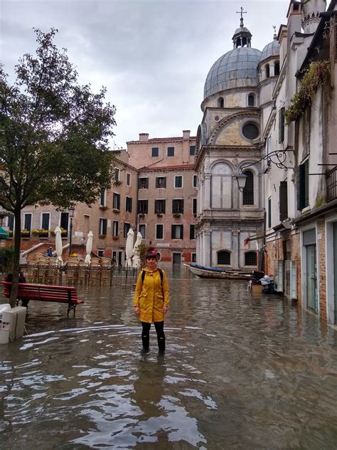 FOTO KATASTROFALNA POPLAVA U VENECIJI Trg Svetog Marka Jedan Metar