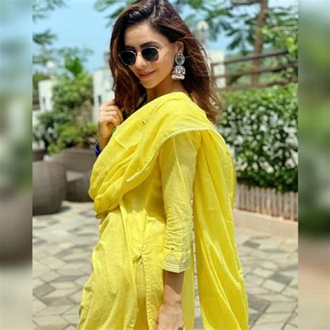 Aamna Sharifs Yellow Look Is A Breather From The Sad News Of Kasautii