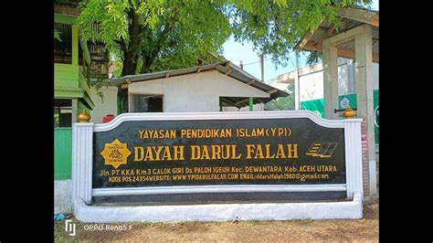 PEMBAGIAN BEASISWA DAN ALAT TULIS BAGI SISWA SISWI MTsS DARUL FALAH