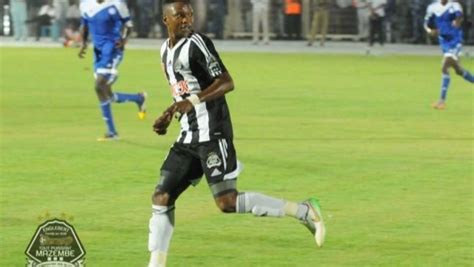 Rainford Kalaba L Ic Ne Du Tp Mazembe Meurt Dans Un Accident De