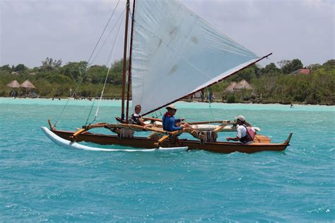 Bacalar: Hawaiian Outrigger Canoe