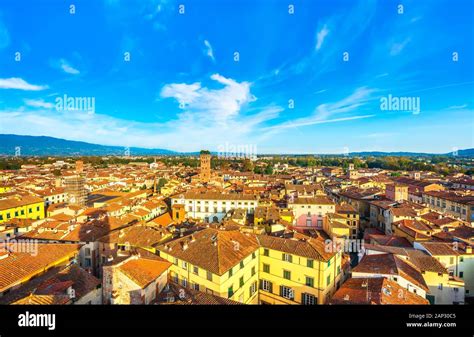 Lucca vue panoramique vue aérienne de la ville médiévale et tour