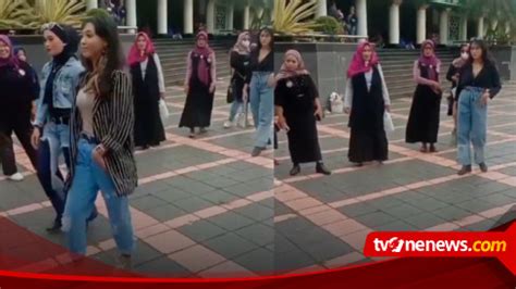 Viral Acara Fashion Show Digelar Di Halaman Masjid Agung Ciamis Bikin