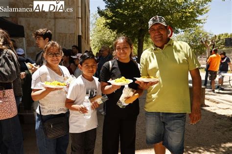 Más de 900 familias celebran su día en el Colegio San Agustín