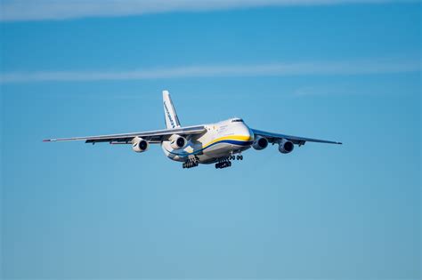 Picture of the Week: the Massive Antonov An-124 - Andy's Travel Blog