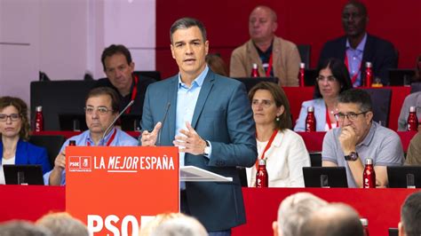 Sánchez apela a la militancia activa del PSOE tras ningunearla con