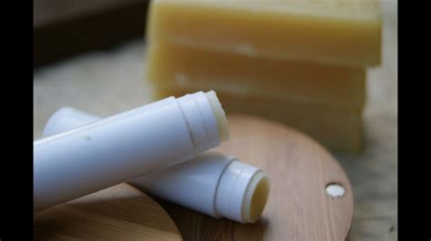 How To Make Lip Balm 3 Ingredients Super Easy Diy Youtube