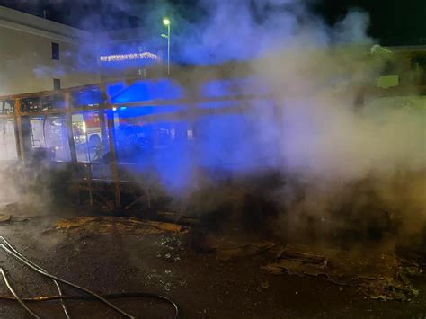 Messina In Fiamme Bus Dell Atm A Giampilieri Le Drammatiche Immagini