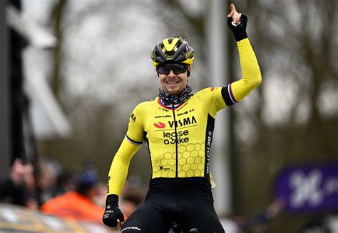 Cyclisme Het Nieuwsblad Victoire De Jan Tratnik Lourde Chute De