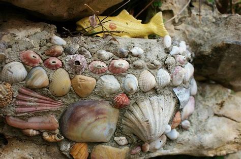 Seashell Detail Garden Art Garden Art Garden Crafts Diy Garden