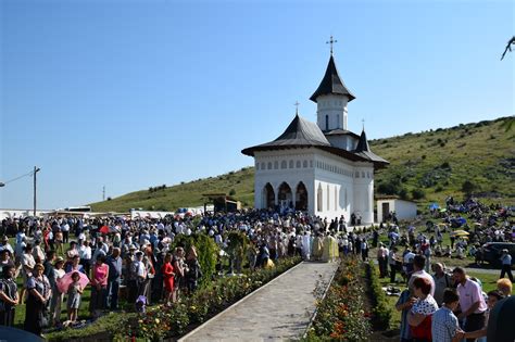 Schimbarea La Fata A Domnului Hramul Si Sfintirea Manastirii Petrestii