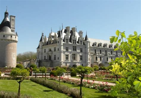 Small Group Half Day Trip from Tours to Chenonceau Castle Loire Valley