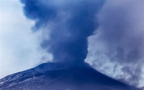 Etna Nuovo Trabocco Lavico Dal Cratere Di Sud Est Sky Tg