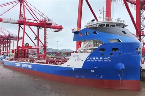 World S Largest Electric Container Ship Launches In China Electrive