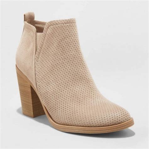 Universal Thread Laser Cut Bootie Gem