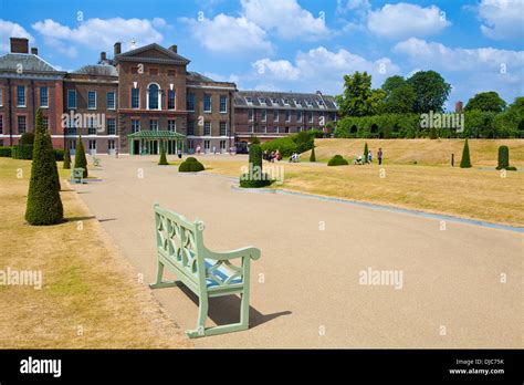 Kensington Palace in London Stock Photo - Alamy