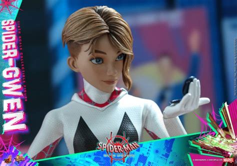 Hot Toys Spider Gwen Into The Spider Verse Spider Man Marvel Action