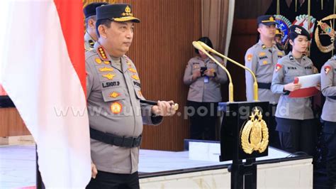 Foto Kapolri Naikkan Pangkat Pati Dan Pamen Polri Ini Daftar