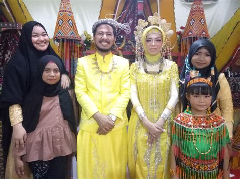 Pakaian Adat Suku Toraja Ciri Khas Dan Filosofi Baju Adat Toraja