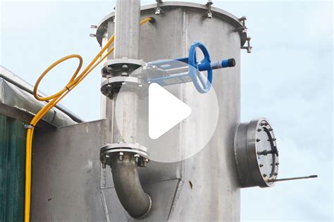 Lightweight skimmer in operation - Finsterwalder Umwelttechnik