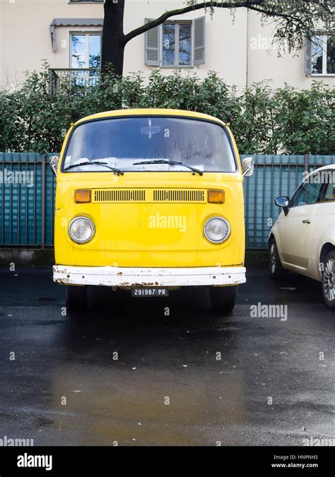 Volkswagen kombi hi-res stock photography and images - Alamy