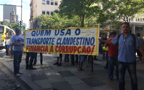 Taxistas Fazem Protesto Para Acompanhar Decis O Sobre Fiscaliza O Do