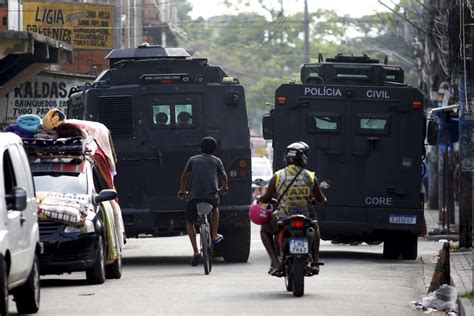 Mortes Em Confronto Com A Polícia Caem Pela Metade No Rio Mostra Isp