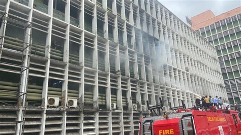 Fire Breaks Out In Delhi Aiims Fire Tenders Rushed Ibtimes India