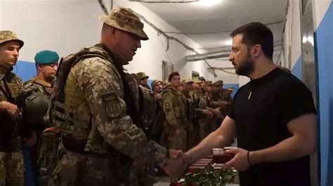 Fotogallery Zelensky Visita I Soldati Al Fronte Nel Donetsk