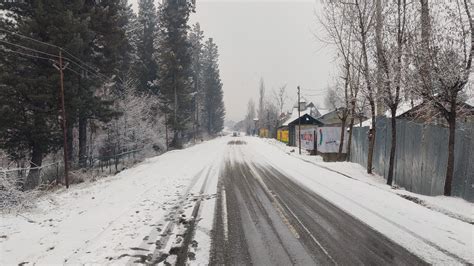 Light Snowfall In Higher Reaches Plains Remain Dry In J K