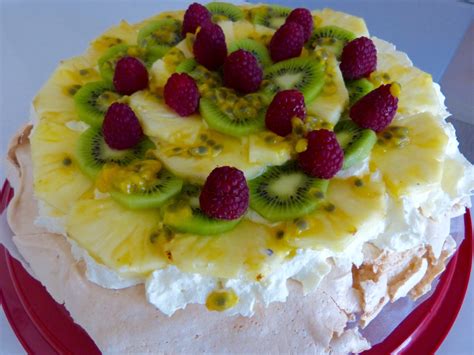 Pavlova Aux Fruits Exotiques