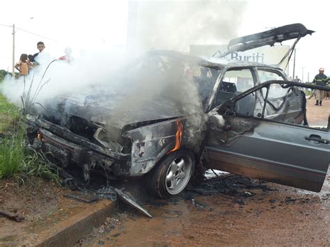 GV Notícias Exclusivo Carro pega fogo na Rodovia Transamazônica