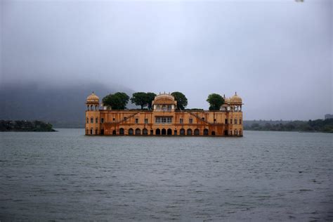 Frozen In Time India S Beautiful Abandoned Castles