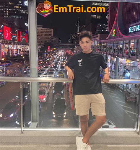 Boy sex giỏi cu đẹp phục vụ tận tình body mình dây lông rốn rậm sexy emtrai