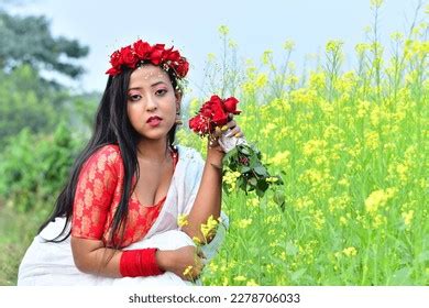 Beautiful Hot Sexy Indian Model Saree Stock Photo 2278706037 Shutterstock