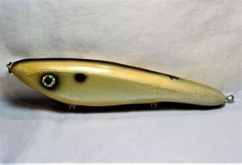 Hughes River Musky Baits Shaker Color Golden Drumgreat Working