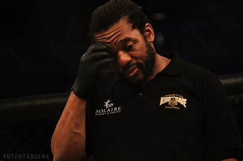 Ufc Referee Herb Dean Thought Anderson Silva May Have Been Faking