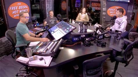 Webcam Feed Friday September 22 2023 Free Beer And Hot Wings