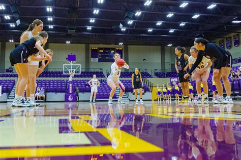 After 20 Day Break Umhb Womens Basketball Resumes Non Conference