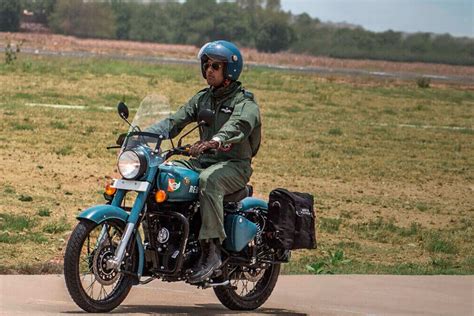 Royal Enfield Classic Signals Edition With Abs Launched In India Autobics