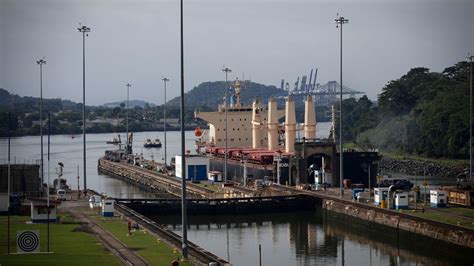 Canal De Panamá Reduce Tránsito A Solo 32 Barcos Diarios Debido A La