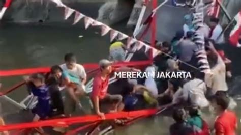 Viral Jembatan Ambruk Saat Warga Nonton Lomba Perang Bantal HUT 77 RI