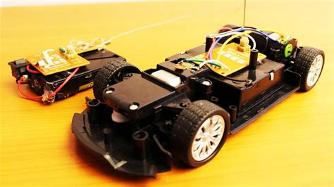 Как просто сделать машинку на радиоуправлении - YouTube